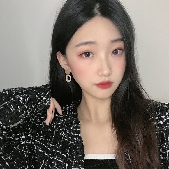 💕The only one 💙Artsy Color Earrings - Picture 3 of 7